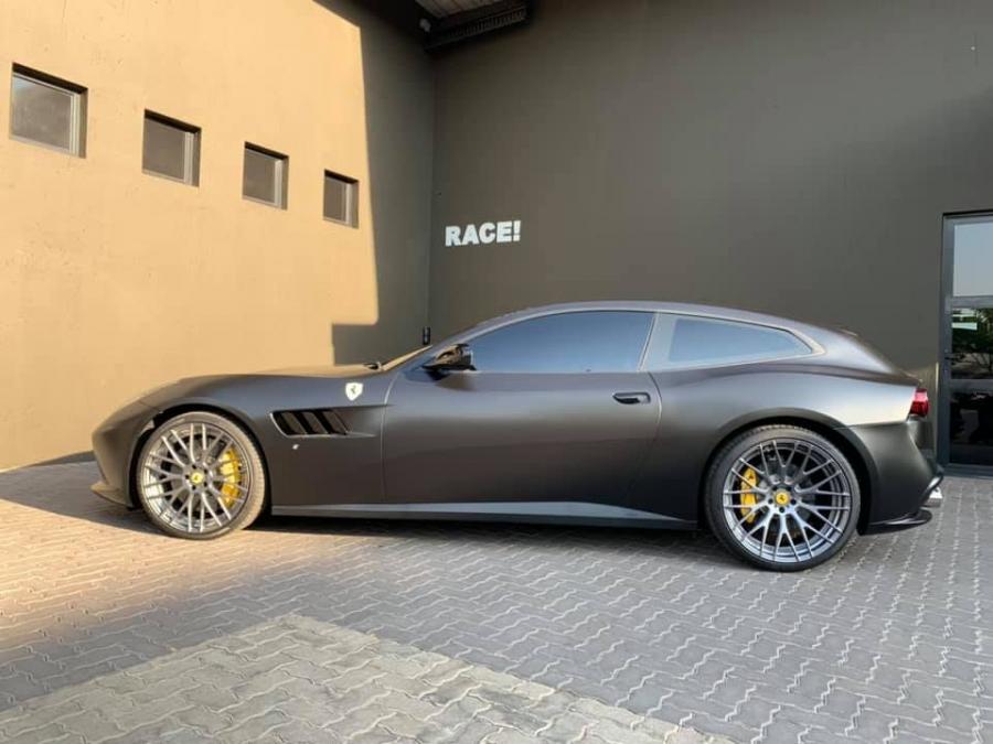  Ferrari GTC4Lusso by RACE! 2019 года  (фото 2 из 6)